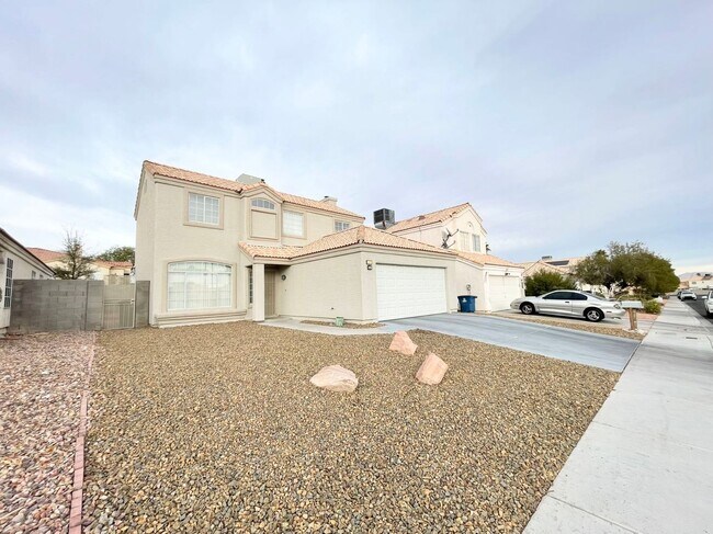 Building Photo - Cozy two-story single-family house