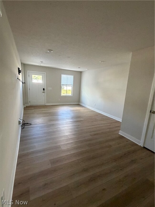 Building Photo - 1288 Divot Cir