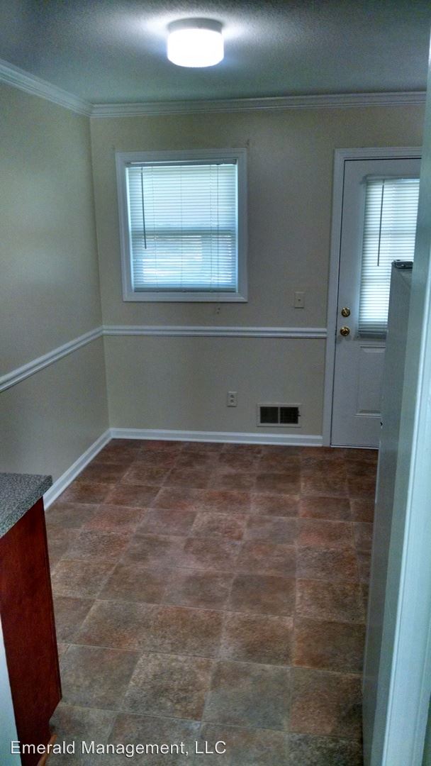 Building Photo - 4695 Cook Dr