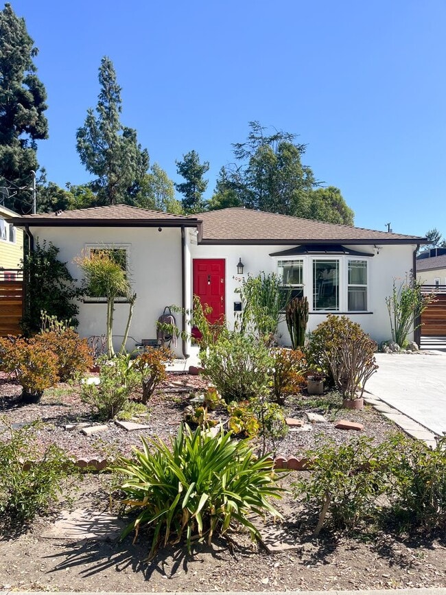 Building Photo - 4022 Collis Ave