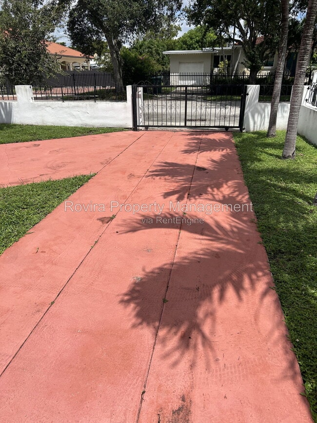 Foto del edificio - 3034 NW 4th Terrace