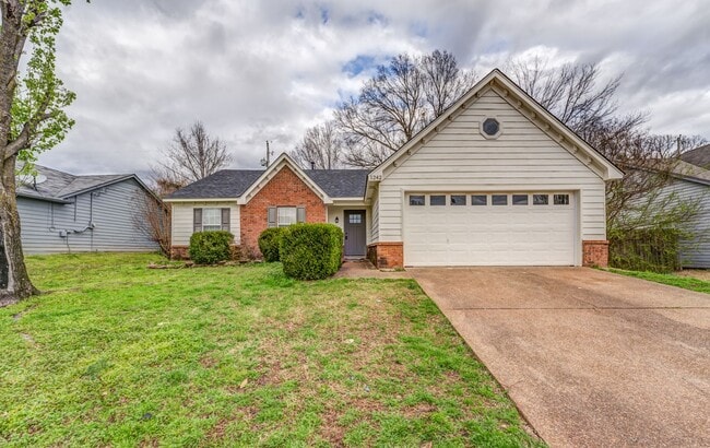 Photo - 1242 Grange Way Dr House