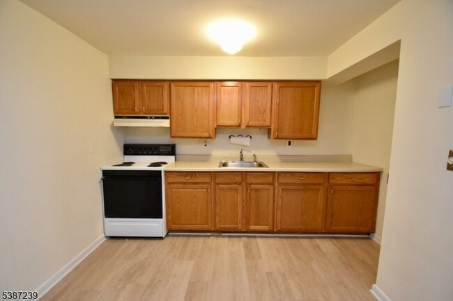 Foto del edificio - 360 Oak Ridge Rd