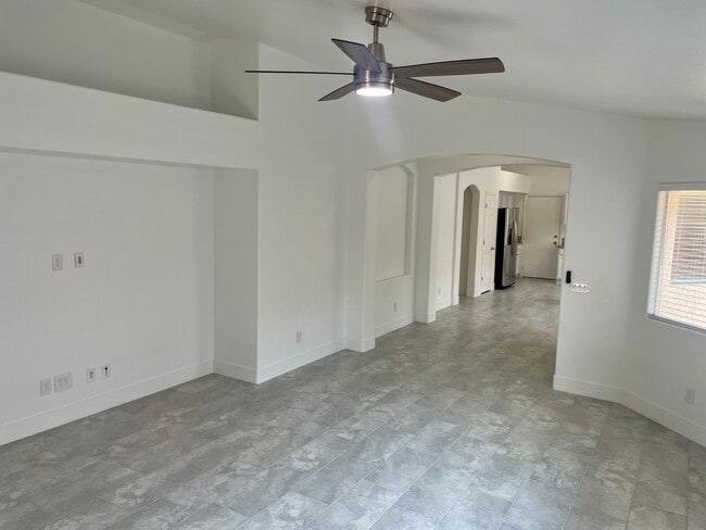 Foto del edificio - Fully Remodeled 3 bedroom Stallion Mountai...