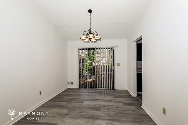 Foto del edificio - 8138 Englewood Trail