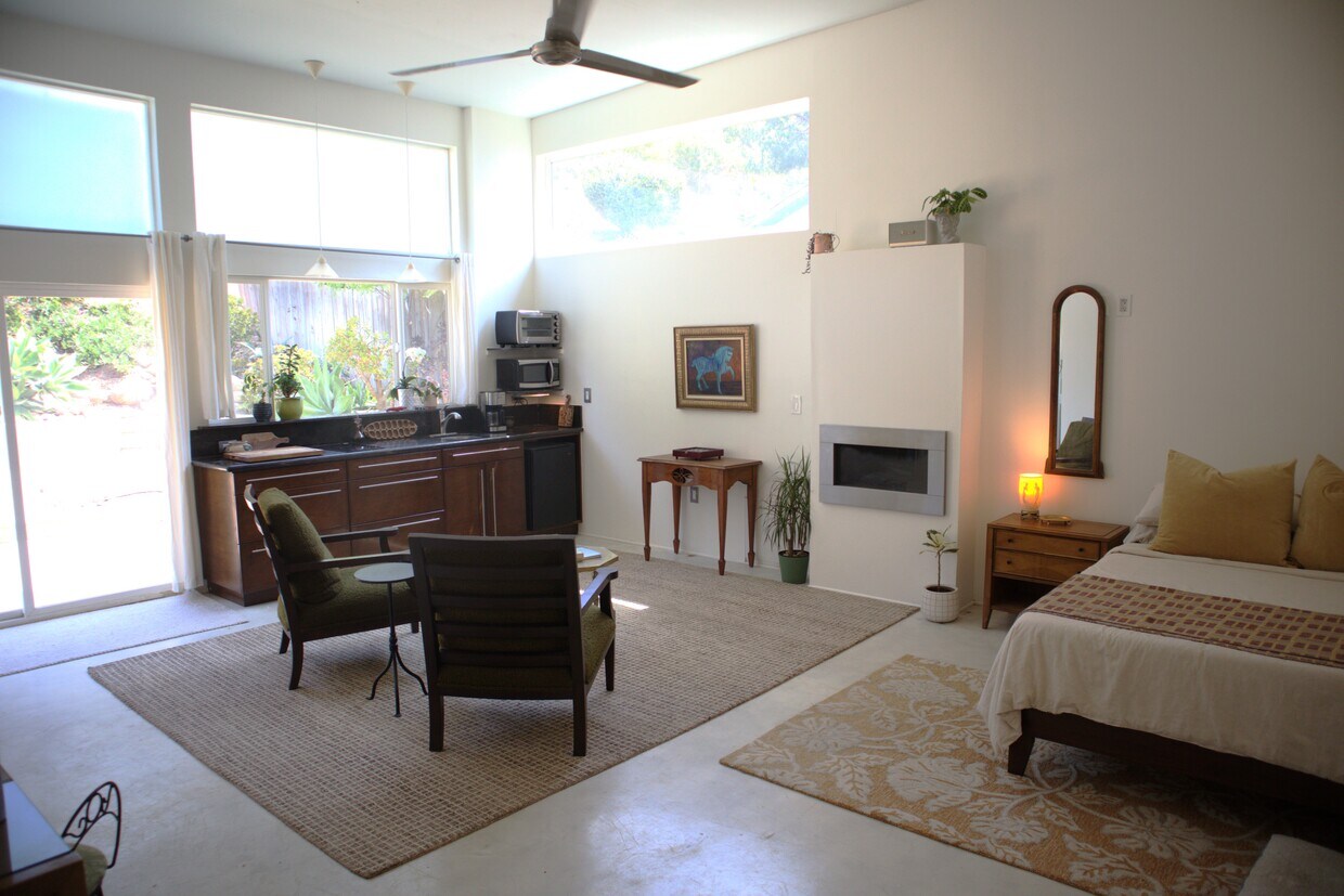 Foto principal - 375 Delaware Dr