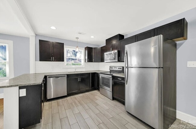 Building Photo - 2212 Edison St