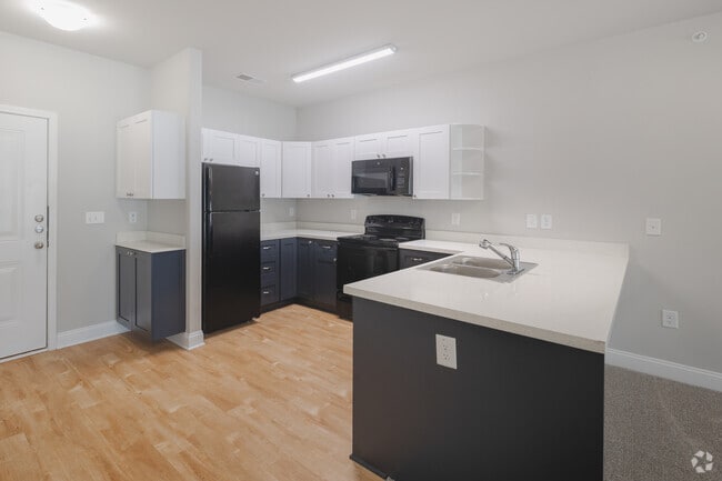 1BR, 1BA - 716SF - Kitchen Island - 4830 Wescott