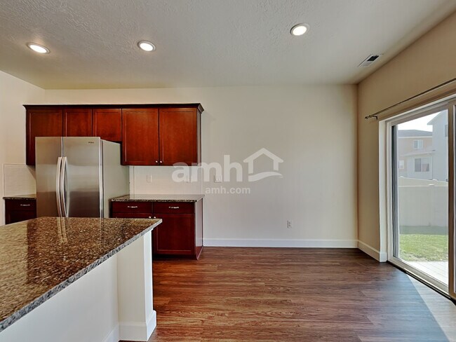 Building Photo - 2382 E Buckskin Way