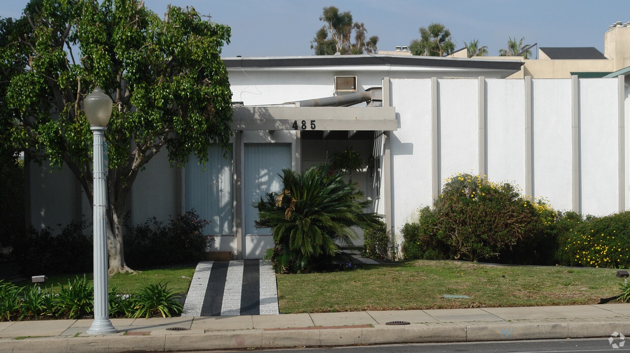 Building Photo - 485 Los Robles Ave