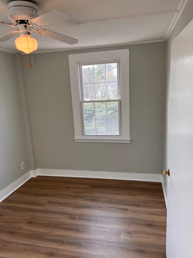 Bedroom - 40 Center St