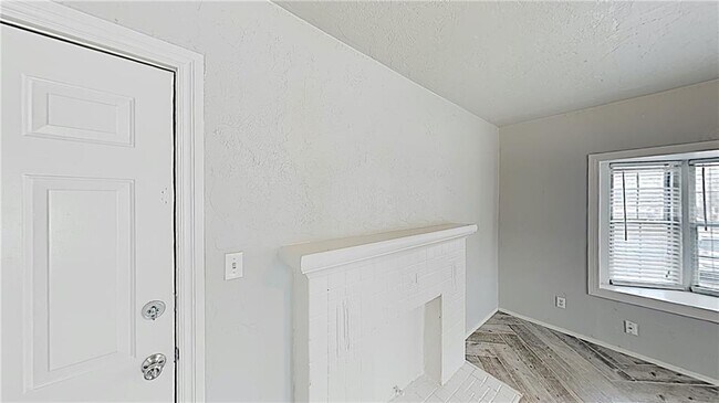 Building Photo - 421 NW 28th St