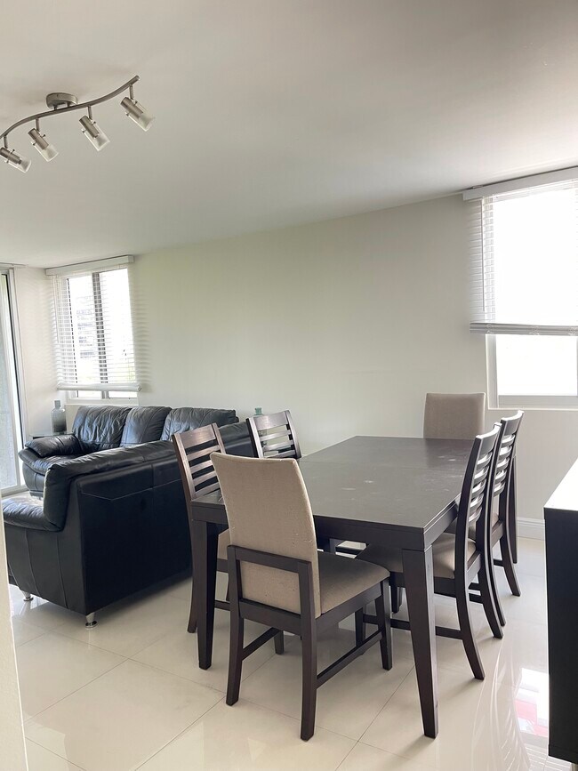 Foto del edificio - 800 N Miami Ave