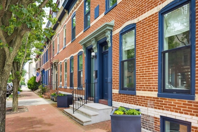 Building Photo - 107 Calder St