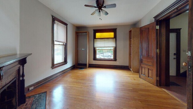 Foto del edificio - Dinkytown 6 Bedroom House