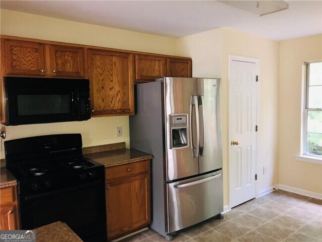 Building Photo - 2705 Waymar Dr SW