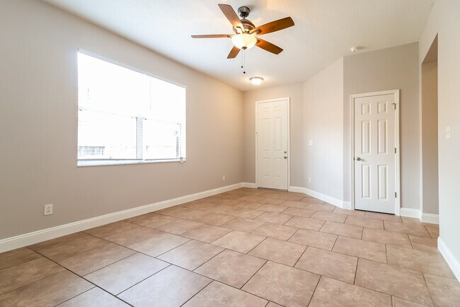 Building Photo - 439 Vicks Landing Dr