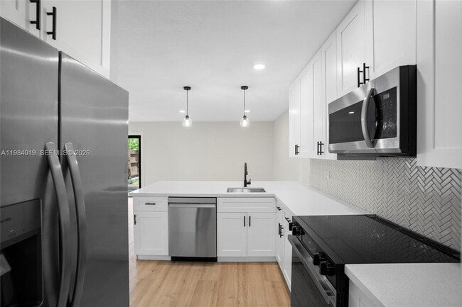 Building Photo - 28015 SW 143rd Ct