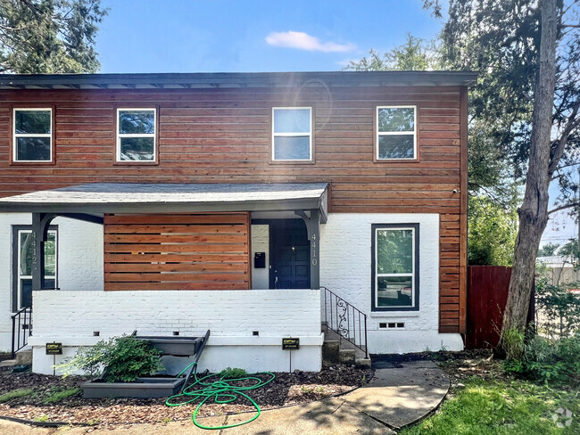 Building Photo - 4410 Atoka St