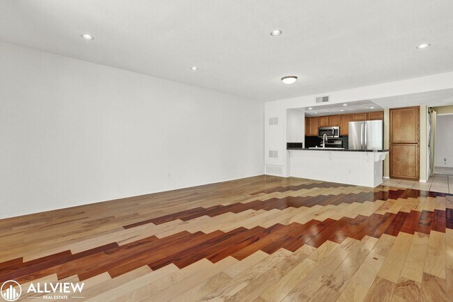 Foto del edificio - *MOVE-IN SPECIAL $100 OFF FIRST MONTH'S RE...