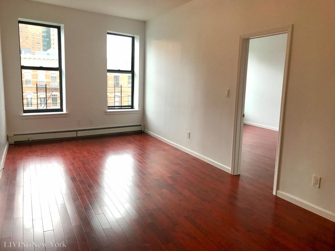 Primary Photo - 135 Edgecombe Ave