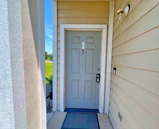 Foto del edificio - 13121 Vickery St