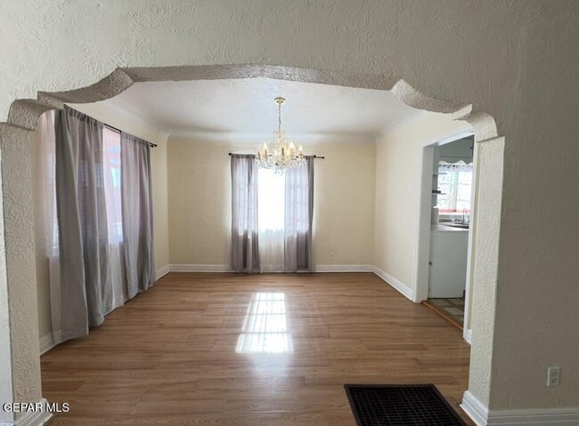 Building Photo - 1331 Cincinnati Ave