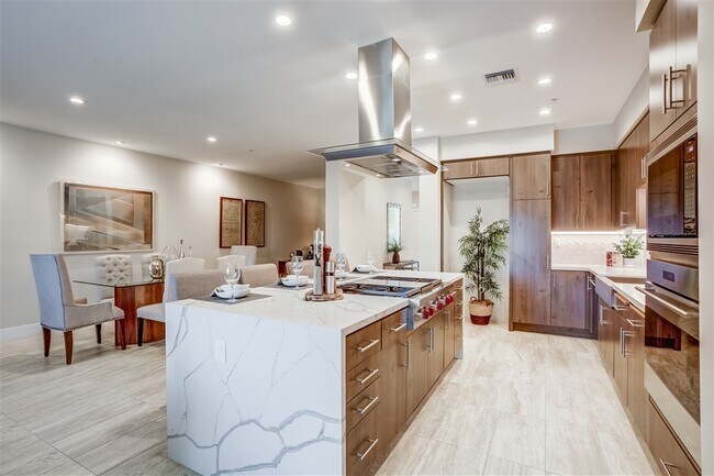 Foto del edificio - 3025 Byron St
