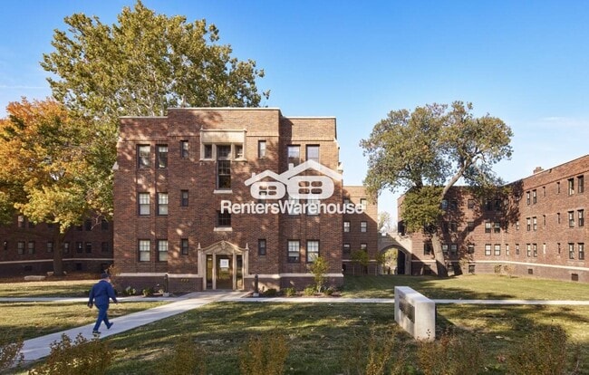 Building Photo - 2305 Grand Ave
