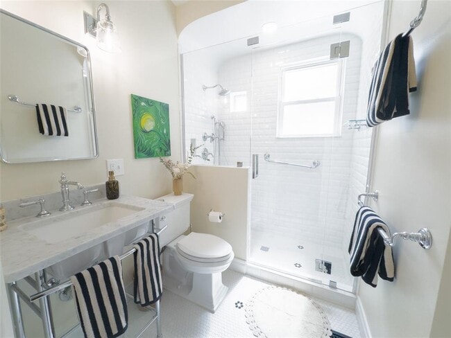 Building Photo - 1512 Northwood Rd