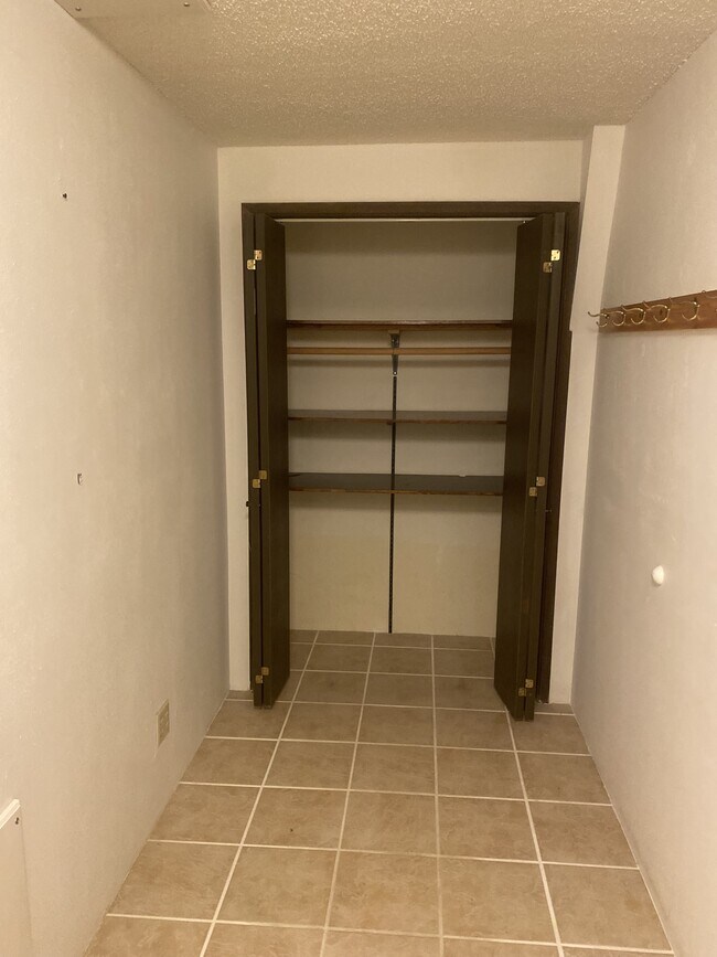 Foto del edificio - 2843 Tongass Ave