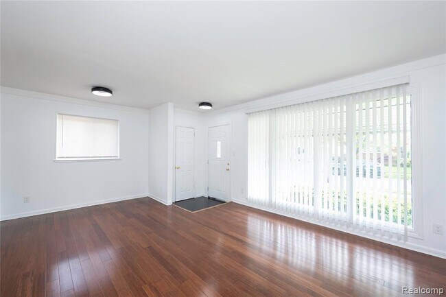 Building Photo - 26211 Linwood St