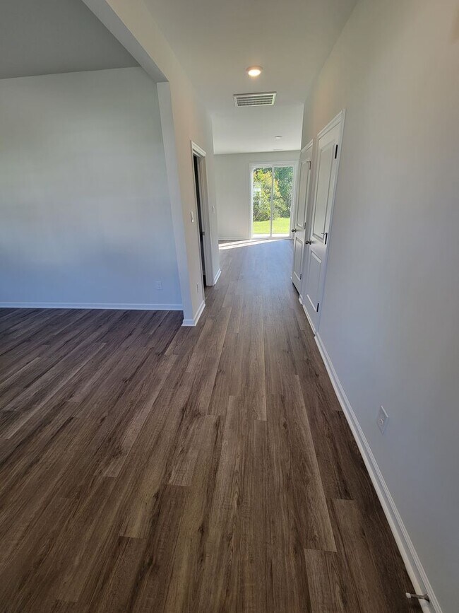 Building Photo - Fenced In, 4Bedroom In Sneads Ferry!