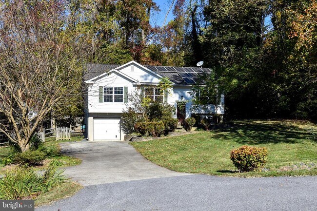 Building Photo - 35830 Army Navy Dr