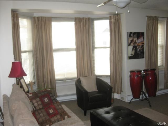 Foto del edificio - 946 Hamilton St