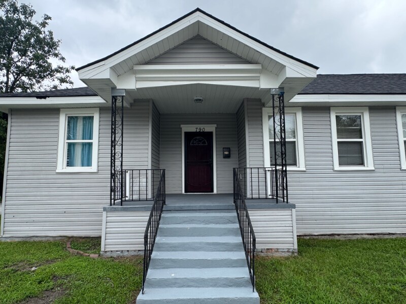 Foto principal - 792 Eve St