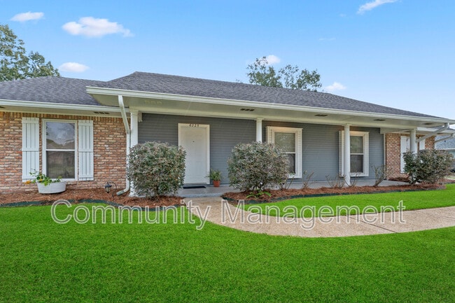 Building Photo - 6225 Chattanooga Dr