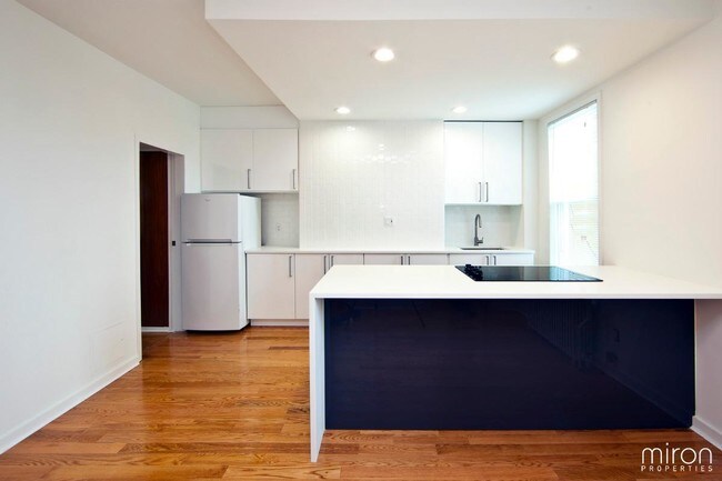 Building Photo - 220 Eckford St