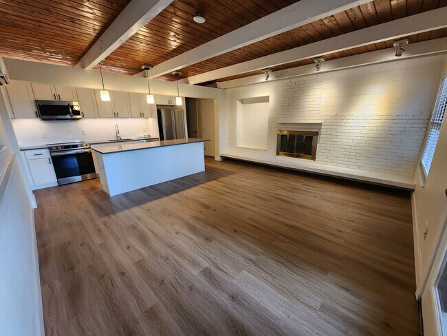 Foto del edificio - Beautifully Remodeled 2 bed 1 bath unit in West Boulder