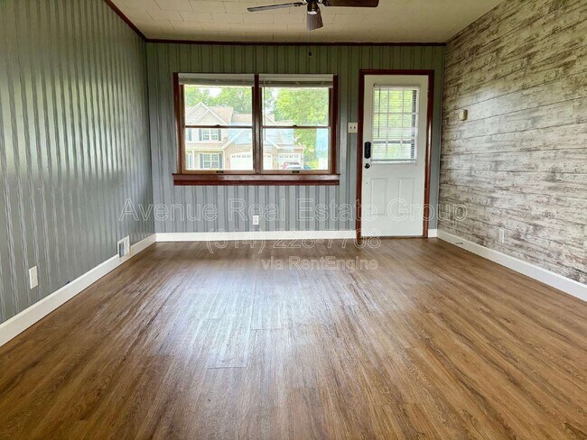 Foto del edificio - 608 Connie Ln
