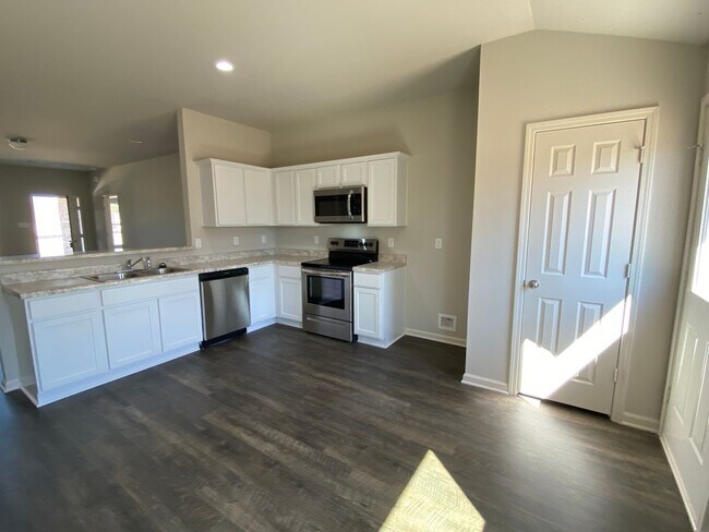 Foto del edificio - NEW  4bed/2bath Home!!!