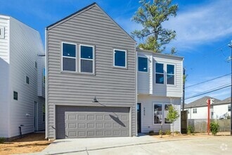 Building Photo - 5817 Mansfield St