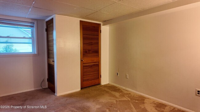 Foto del edificio - 3730 Lawrence Ave