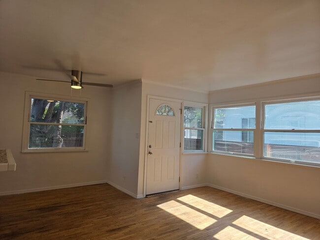 Foto del edificio - 311 Windward Ave