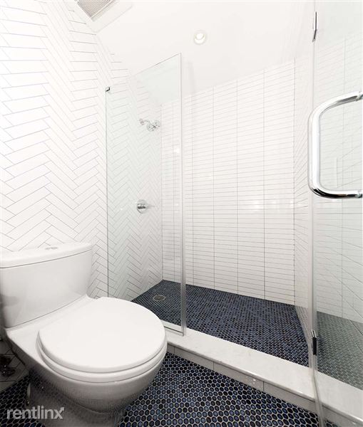 Foto del edificio - 212 E 95th St