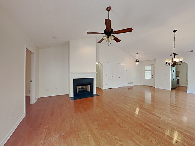 Foto del edificio - 406 Redwood Trail