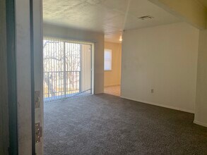 Building Photo - 4811 S Jackson Ave