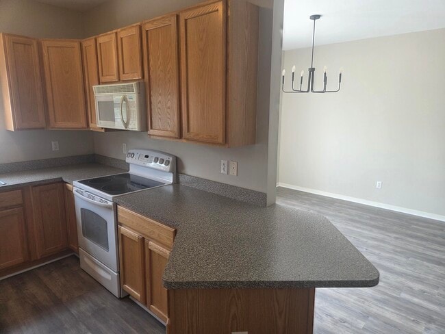 Building Photo - 3211 Addington Dr