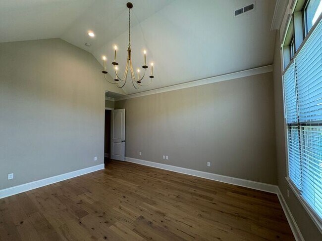 Foto del edificio - Rare rental opportunity in gated McMullen Cove community