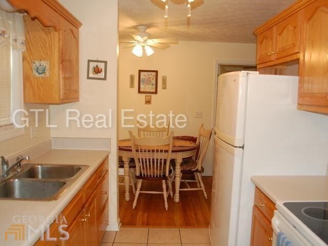 Foto del edificio - 5BR/4.5BA ranch including guest house